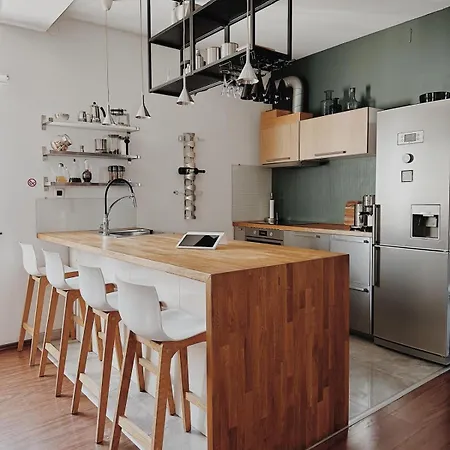 White Lotus - Luxury Apartment
