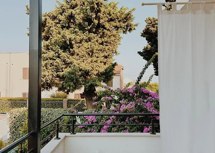 White Lotus - Luxury سبليت