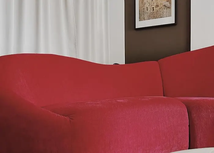 White Lotus - Luxury