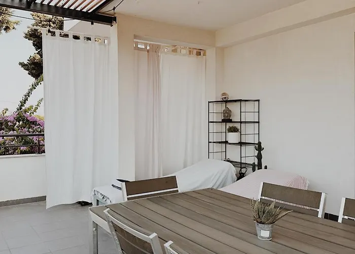 White Lotus - Luxury *